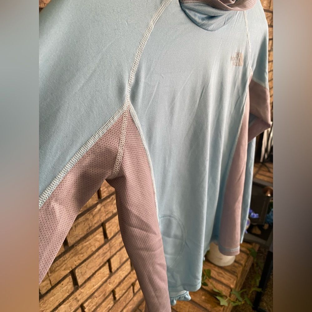 Light weight north face shirt pullover‎ - Picture 6 of 6